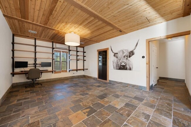 Building Photo - 158 Uriah Dr