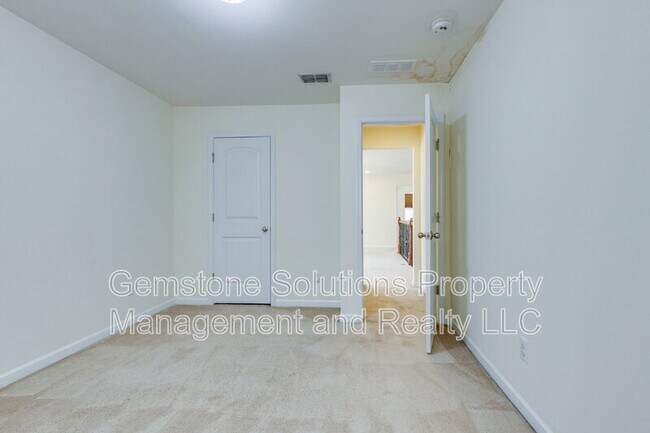 Building Photo - 203 S Dunnwood Ln