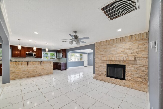 Building Photo - 4901 Burning Tree Dr