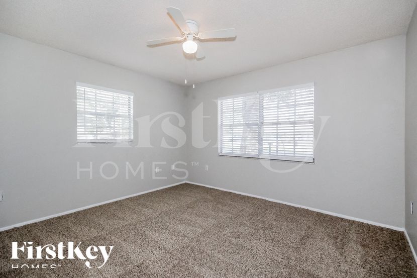 Building Photo - 1334 Grace St N