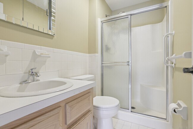 Building Photo - 335 Monticello Dr