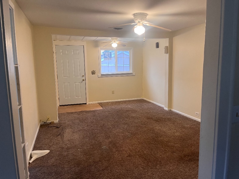 Building Photo - 106 Elmwood St