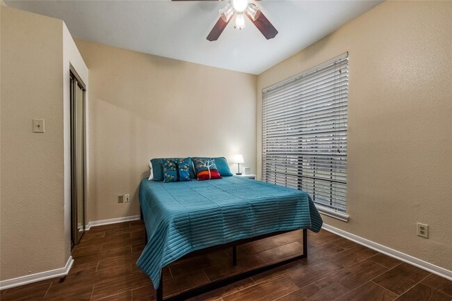 Building Photo - 8055 Cambridge St