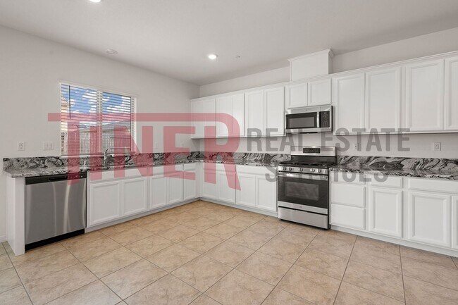 Building Photo - 8288 Schellhous Dr
