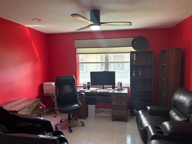 Building Photo - 7275 Summer Tree Dr