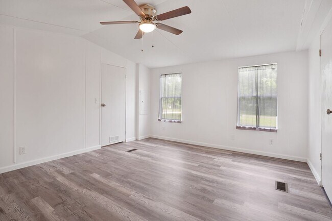 Building Photo - 21950 Caney Dr