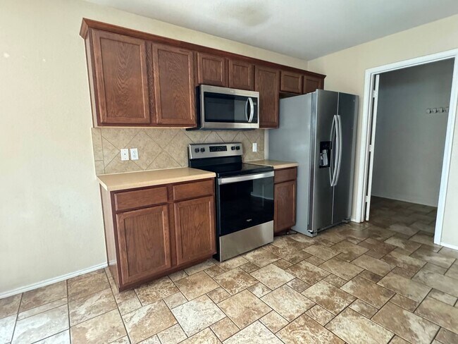 Building Photo - 813 Draco Dr