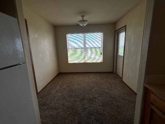 Building Photo - 6005 Chapel Hill Blvd