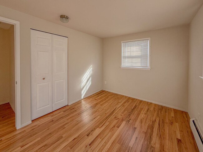 Building Photo - 2710 Pendleton Dr