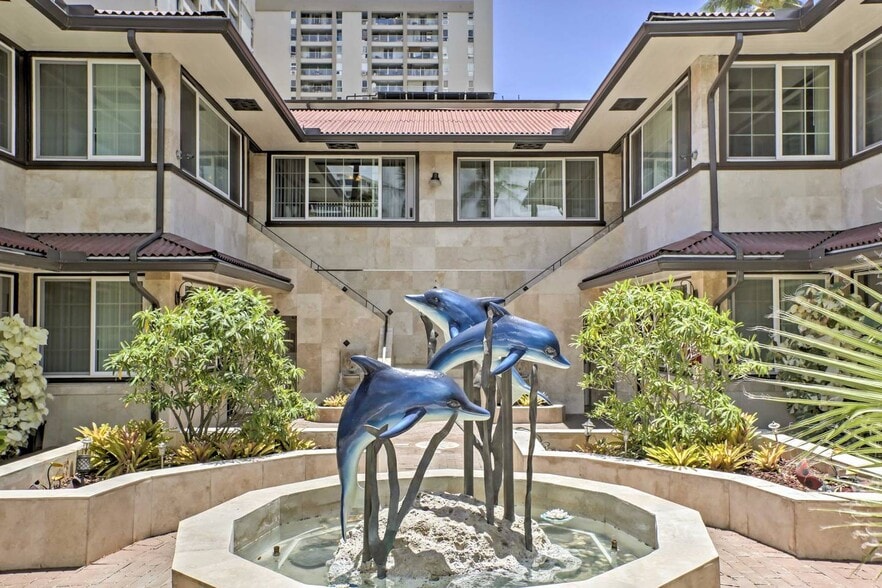 Building Photo - 1965 Ala Wai Blvd