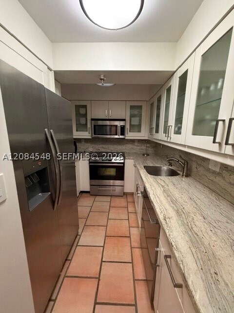 Building Photo - 2401 Collins Ave