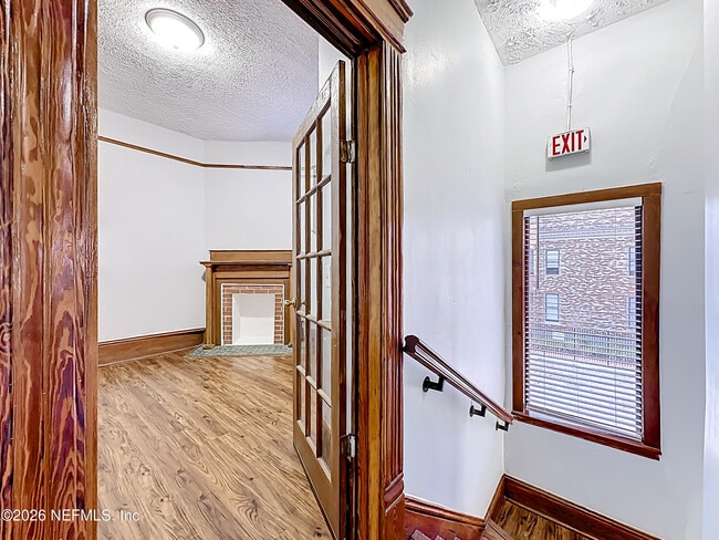 Building Photo - 138 E Duval St