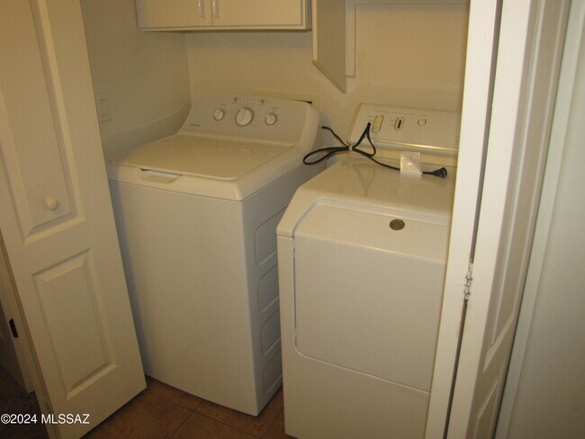 Building Photo - 497 S Douglas Wash Rd