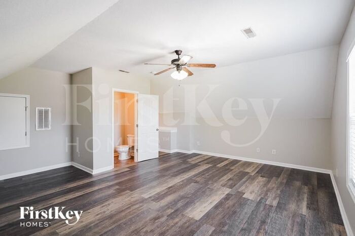 Building Photo - 1237 Fossil Dr