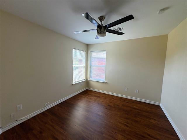Building Photo - 512 Woodlake Dr
