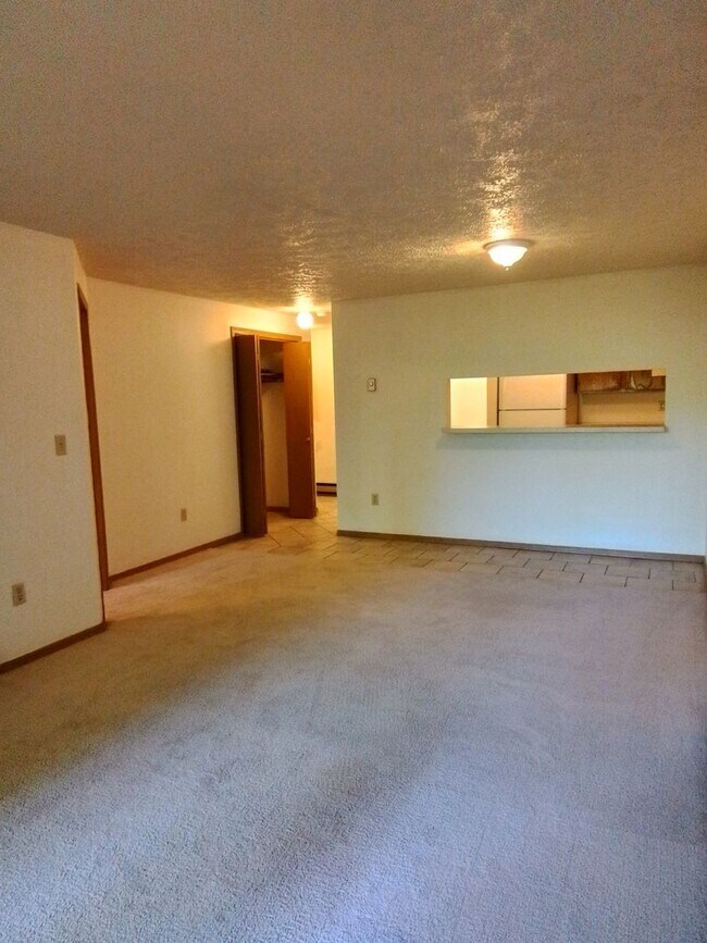 Building Photo - 719 S Church Ave