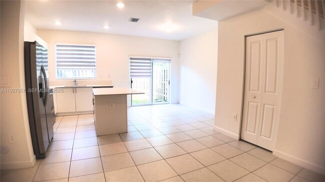 Building Photo - 1668 SE 26th Ter