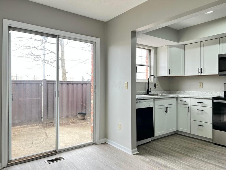 Building Photo - 5372 Portland St