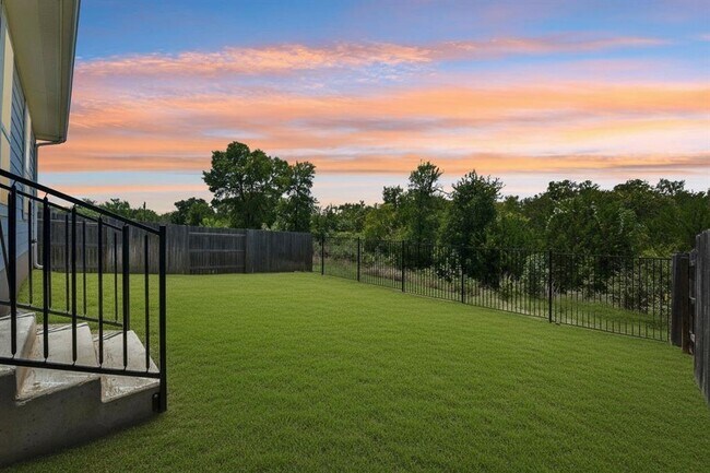 Building Photo - 117 Stone Cyn Dr