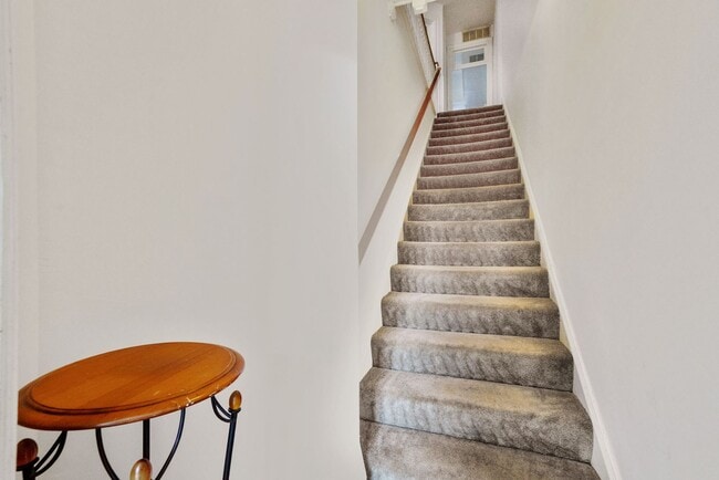 Building Photo - Professionally Managed// 3 Bedroom 2 Bathroom Condo // Kalorama/Dupont Circle// 1 Parking Spot In...