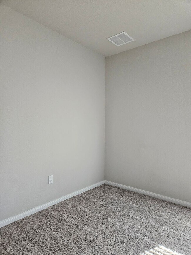 Building Photo - 4-Bedroom Home for Lease – Hutto, TX