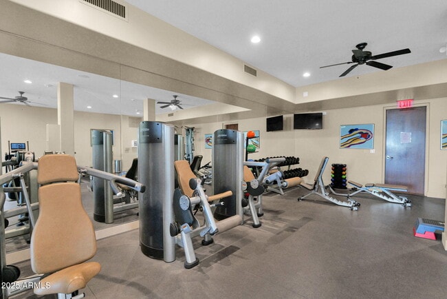 Building Photo - 8 Biltmore Estates Dr