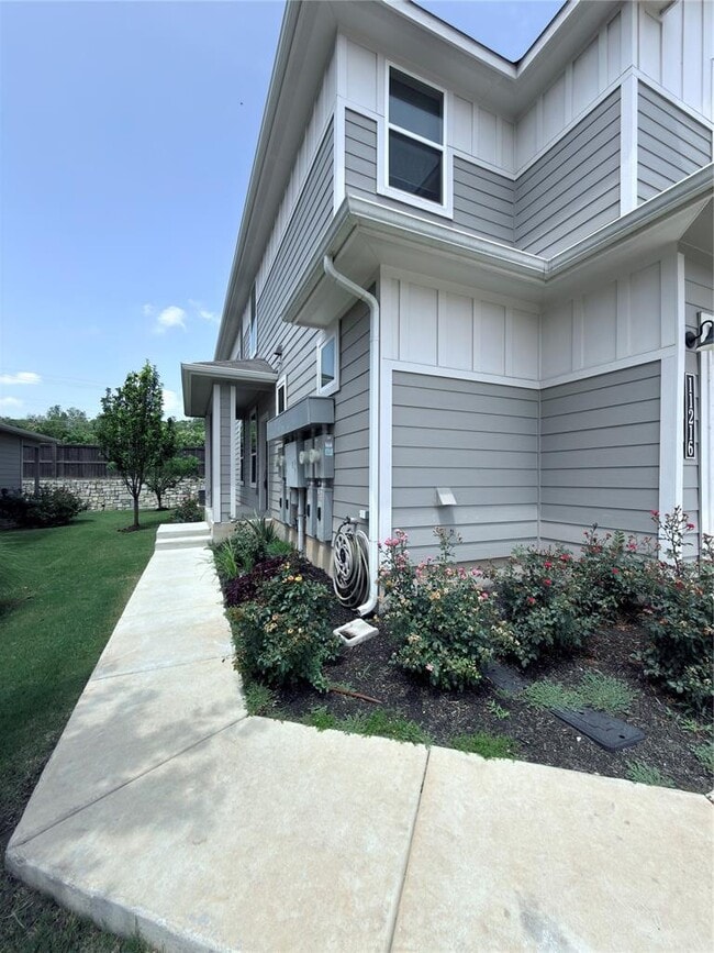 Building Photo - 11216 Gadsen Ln