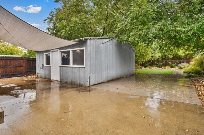 Building Photo - Charming Fully Remodeled 3-Bedroom Home wi...