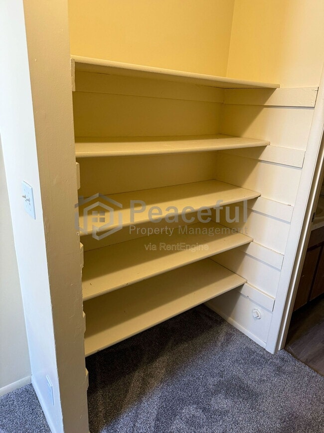 Building Photo - 4693 S Arlington Park Dr