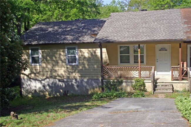 Building Photo - 6694 Young Ct