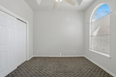 Building Photo - Updated 3-Bed Condo with Scenic Views & Cozy Fireplace