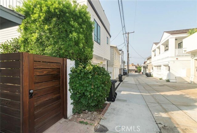 Building Photo - 225 Marguerite Ave