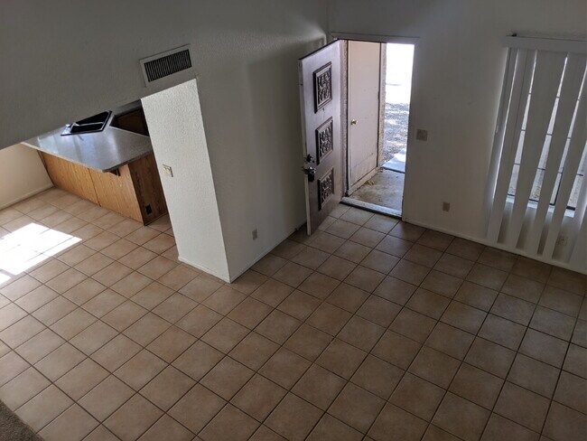 Building Photo - 3 Bedroom 2 Bathroom near ASU! I