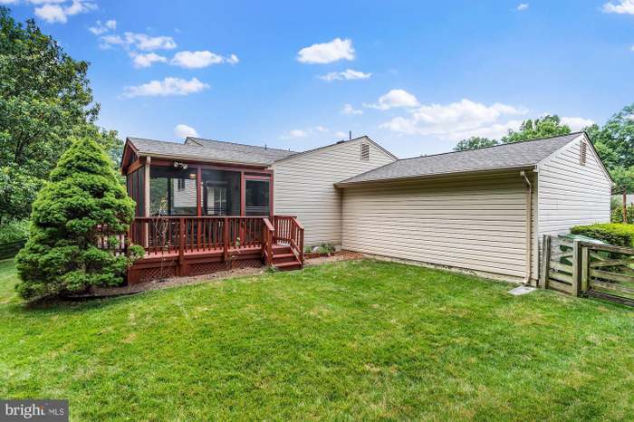 Building Photo - 3229 Manitoba Dr