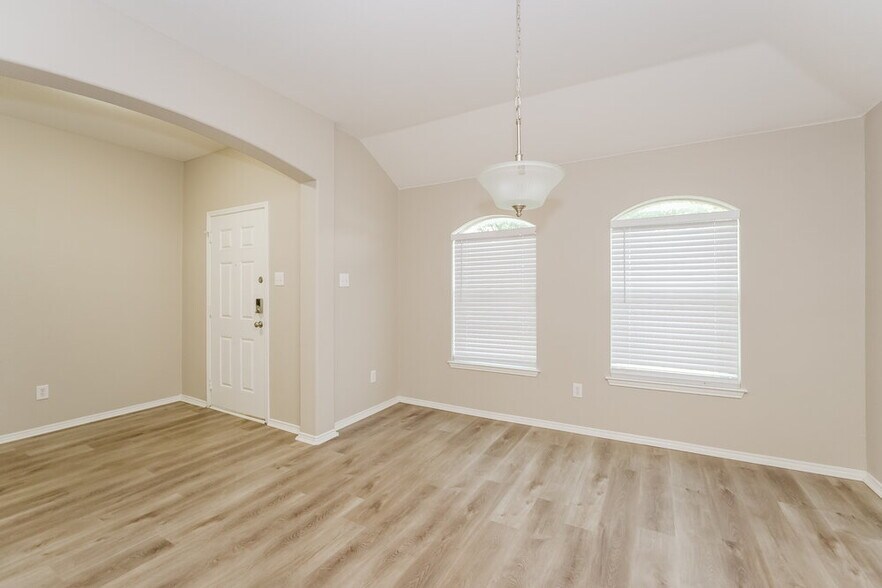 Building Photo - 3737 Sapphire St