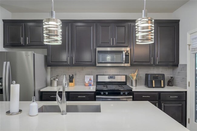 Building Photo - 9000 Cattle Baron Path