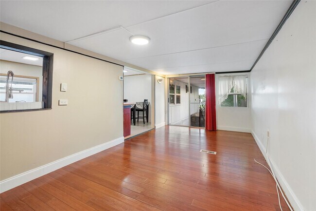 Building Photo - 2710 E Marina Dr