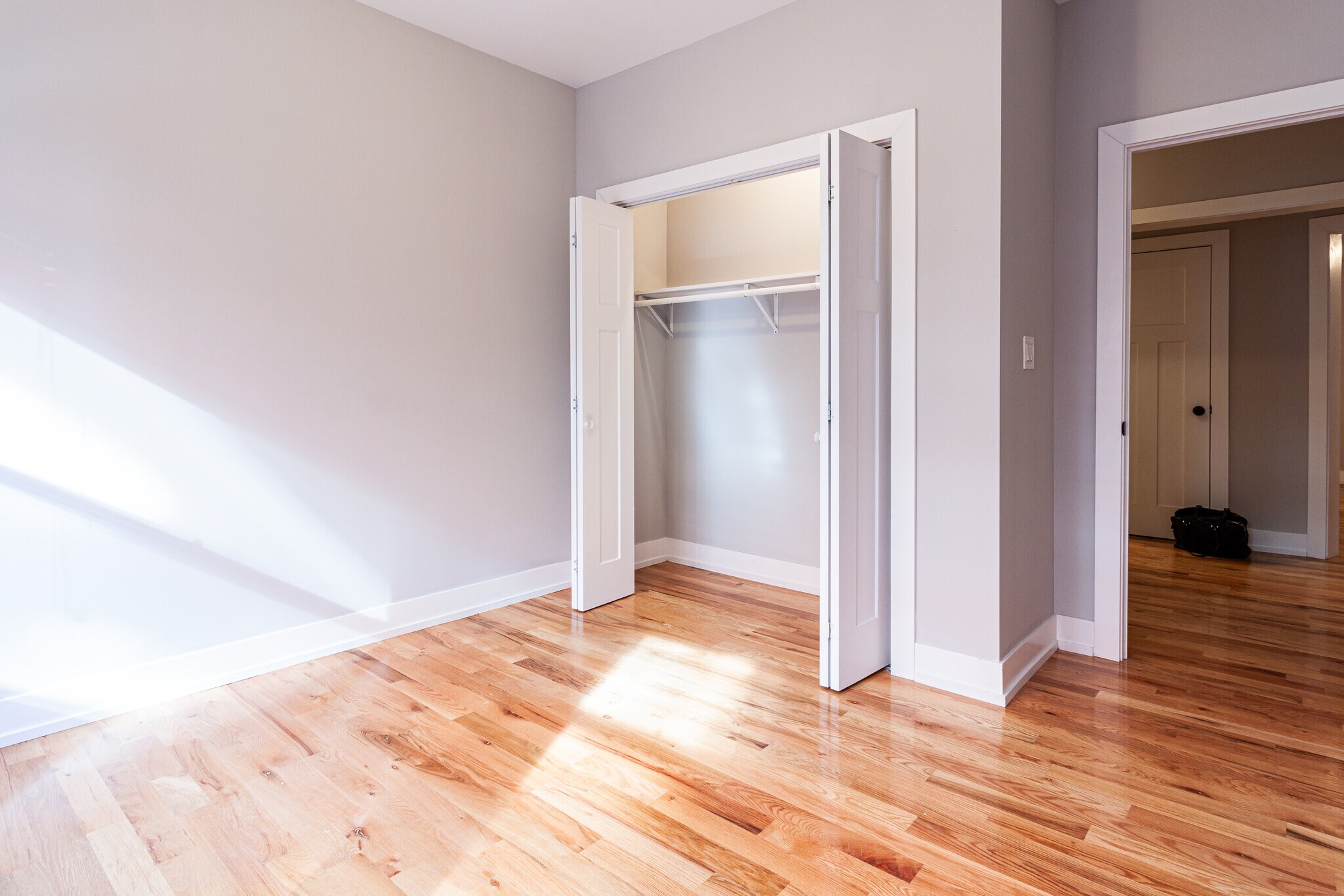 Building Photo - 3519 N Racine Ave