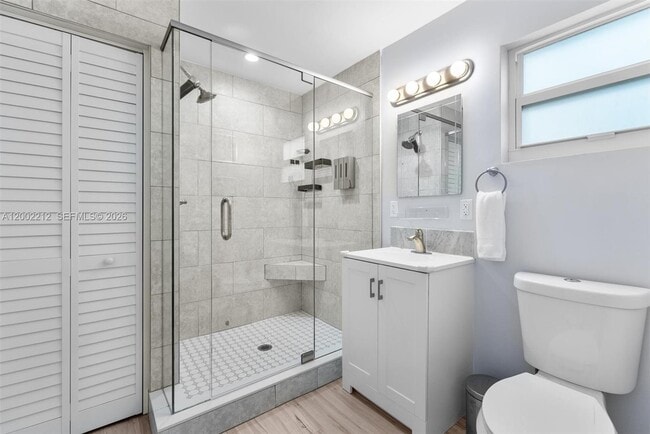 Building Photo - 230 SW 12th Ave