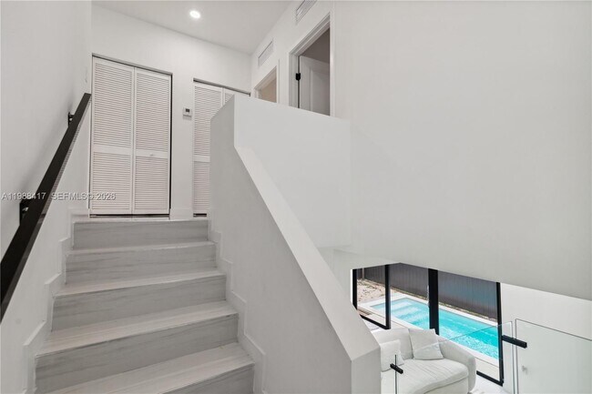 Building Photo - 1396 NW 3rd St