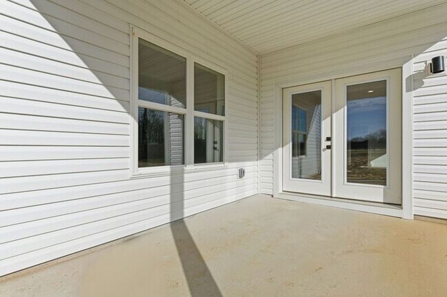 Building Photo - Brand New Home in Old Hickory - Golf Course Views - Pet Friendly