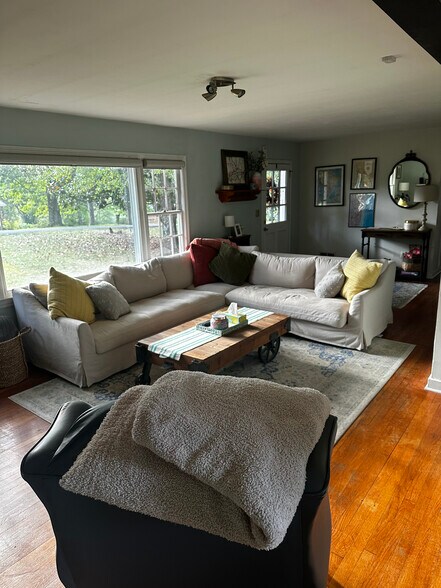 Building Photo - 1334 Columbia Dr