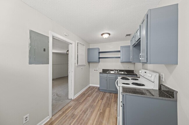 Building Photo - 410 Carbon Cove