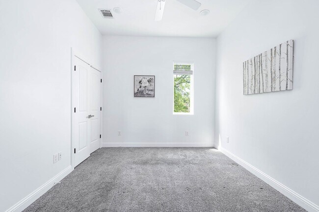 Building Photo - 1721 Henderson St