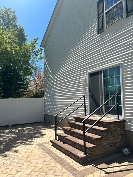 Building Photo - 112 Peapack Rd