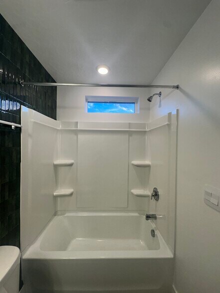 Building Photo - 1146 W 340 S