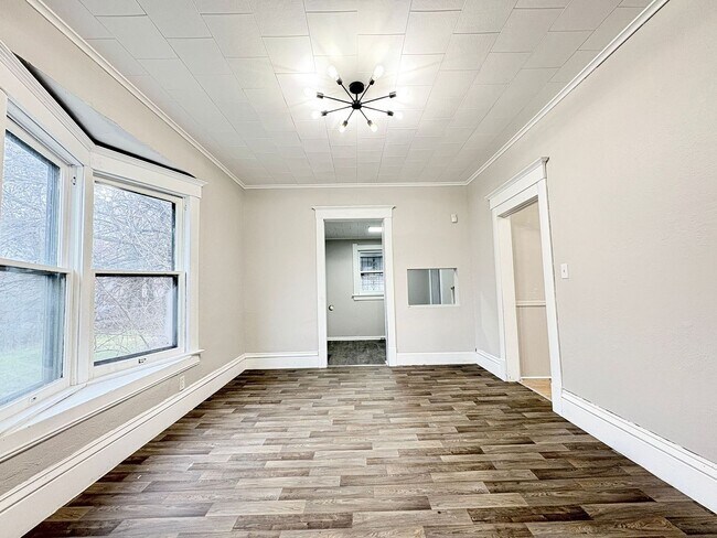 Building Photo - 119 Winthrop St