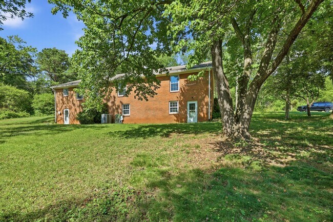 Building Photo - 5757 Heards Mountain Rd