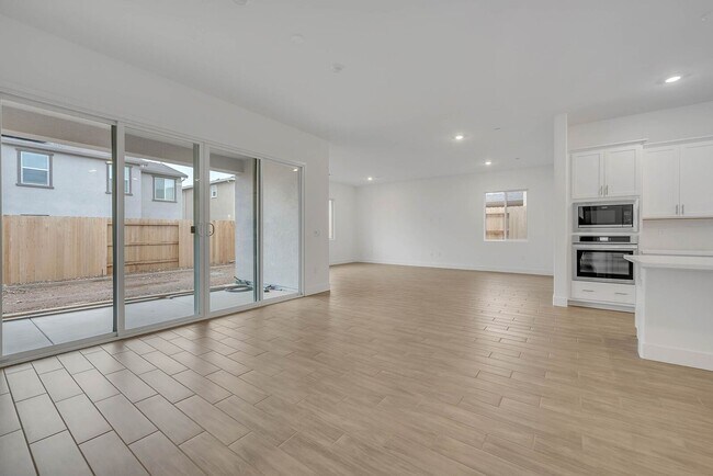 Building Photo - 12705 Parakeet Wy