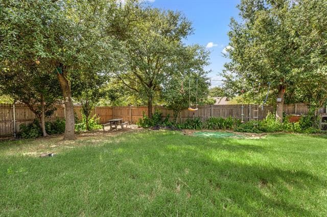 Building Photo - 7333 Meadowbrook Dr